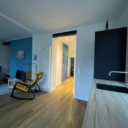 Gruenstrand Apartment *